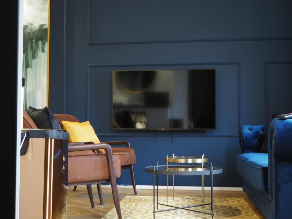 Royal Point Bed & Bath Apartment *